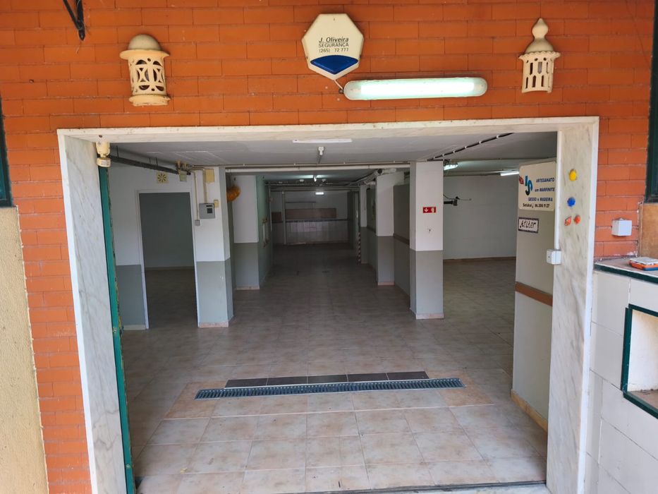Espaço polivalente - garagém/armazém