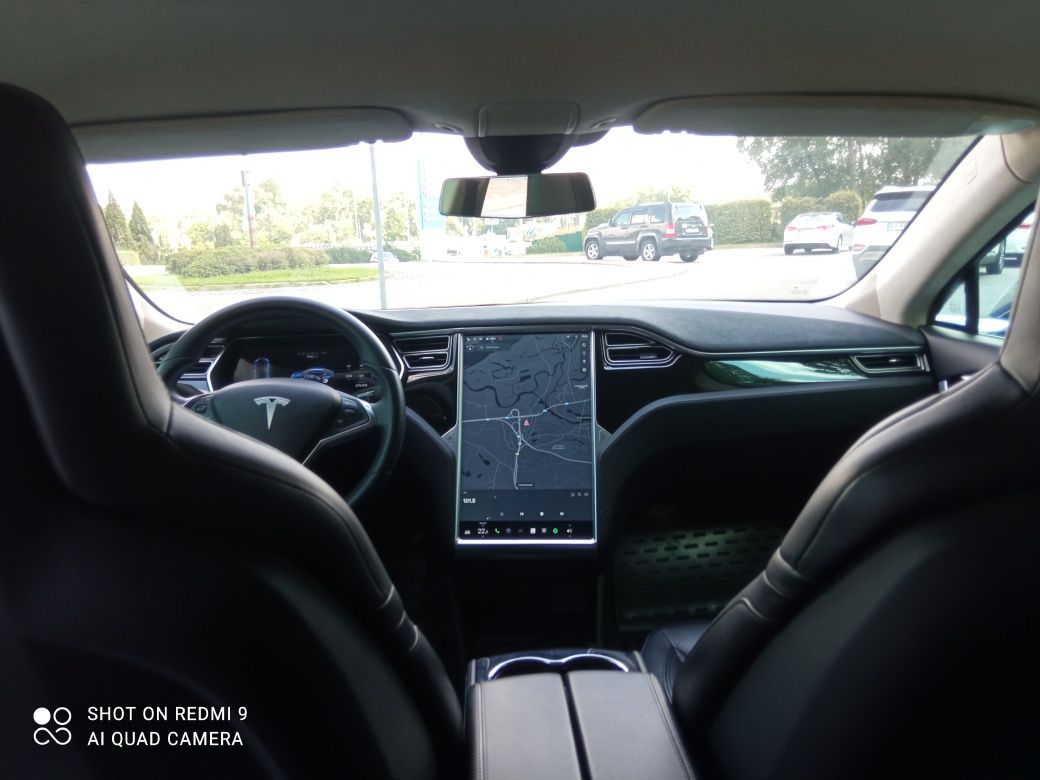 Tesla model S 70D повний привід