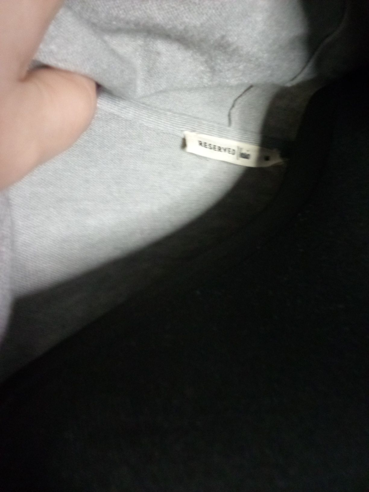 Sweter z kapturem Reserved