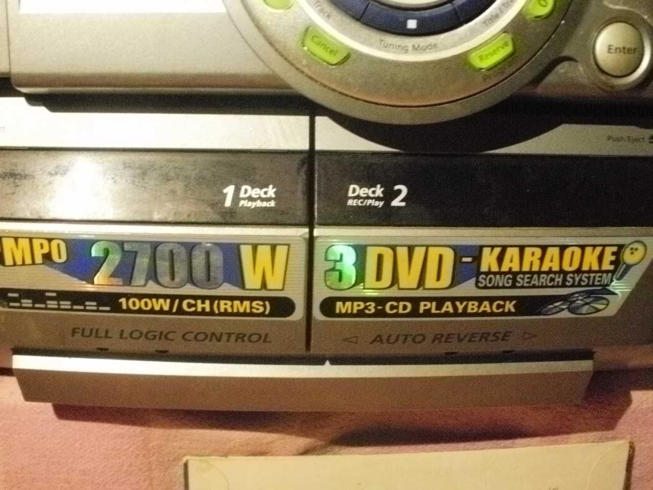 Продам музичний центр з DVD MPeG4 MP-3 CD.З колонками!