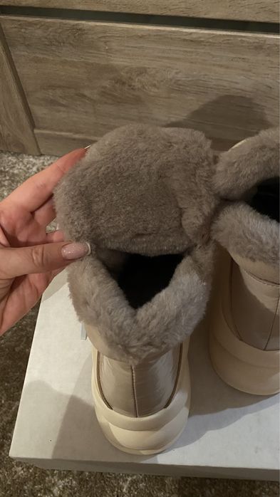 Жіночі шкіряні кросівки Нові