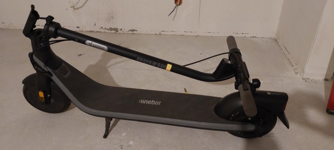 Hulajnoga elektryczna Segway Nineboot E2 prawie nowa
