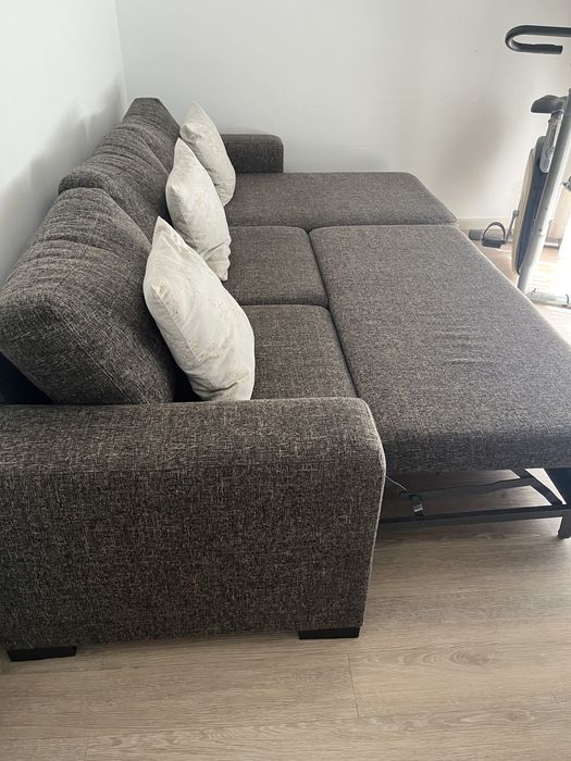 Sofá-cama com chaise longue