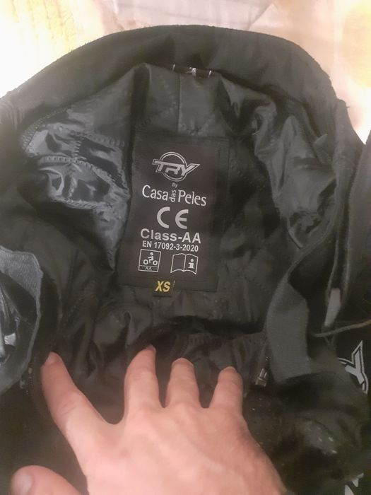Vendo calças e casaco para moto