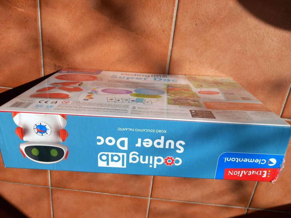 Brinquedo: Super Doc - Robô educativo falante