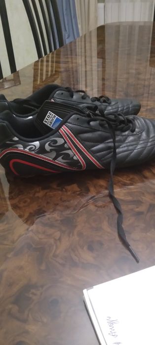 Бутсы футбольные