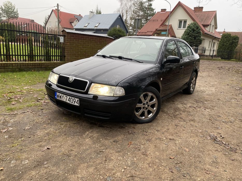 Skoda Octavia 1.9 TDI 110KM  Laurin & Klement na pompie