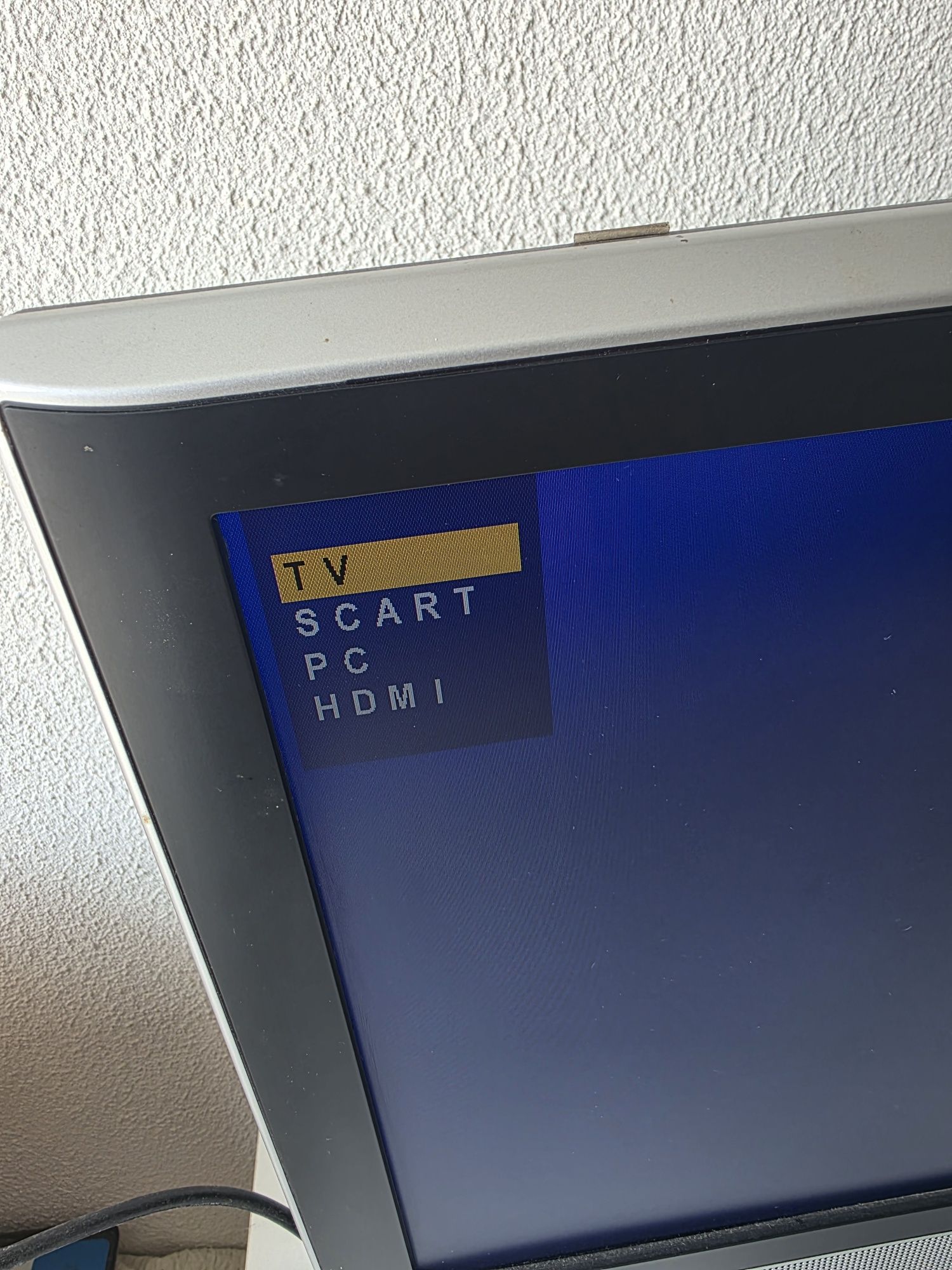 Tv lcd AEG 19/8 a funcionar