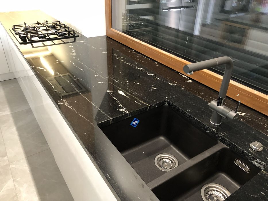 Tanio parapety blaty schody z granitu marmuru konglomeratu