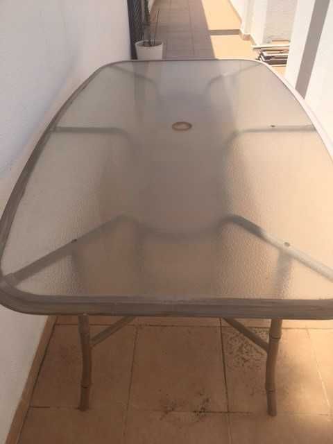 Mesa de exterior de vidro