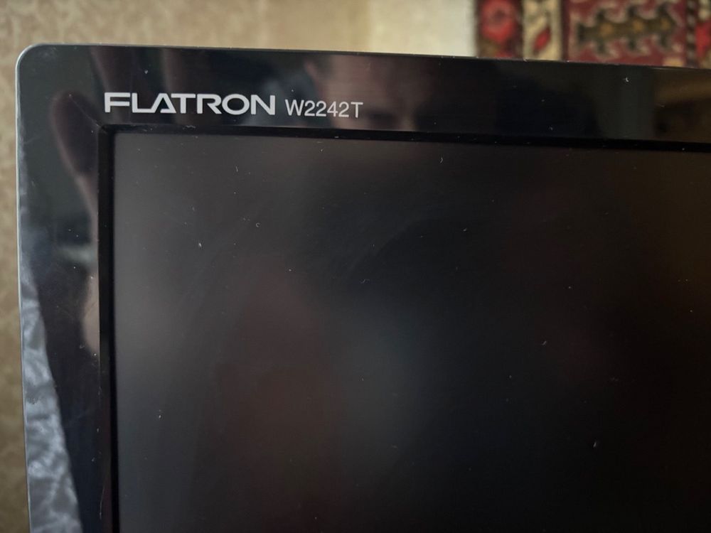 Монітор LG Flatron W2242T