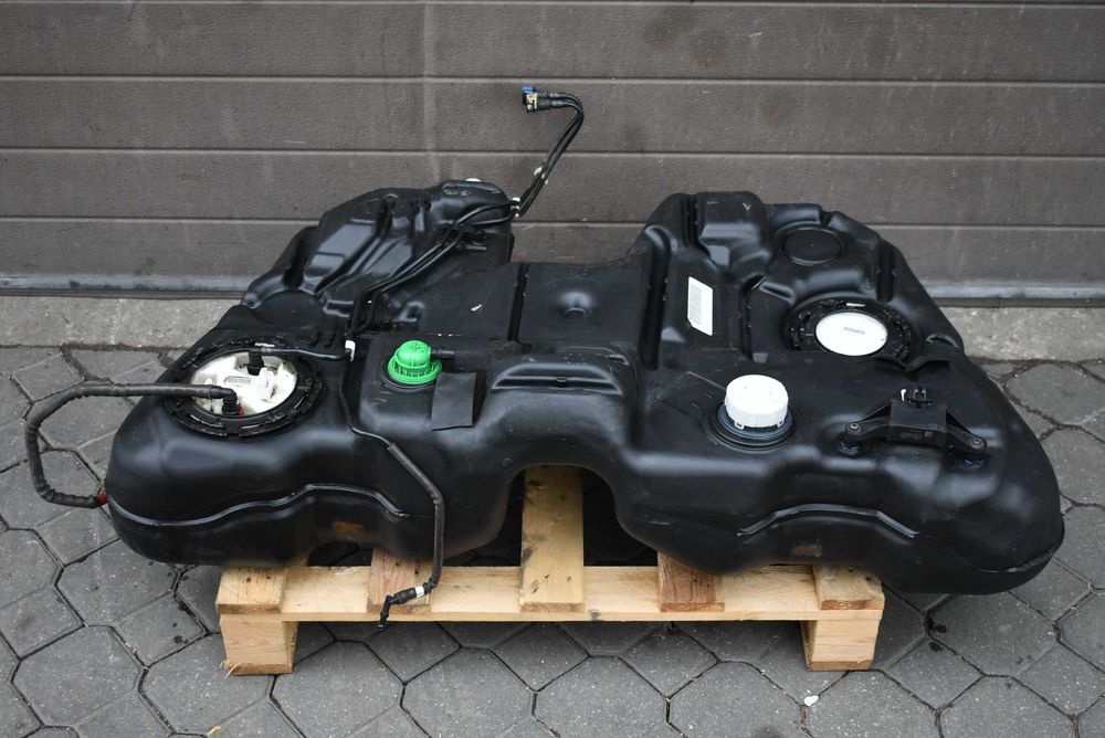 Volvo XC60 I lift 08-17 2.0D zbiornik paliwa bak pompa 3143  2099