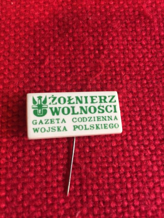 przypinka Żołnierz Wolności Gazeta Codzienna