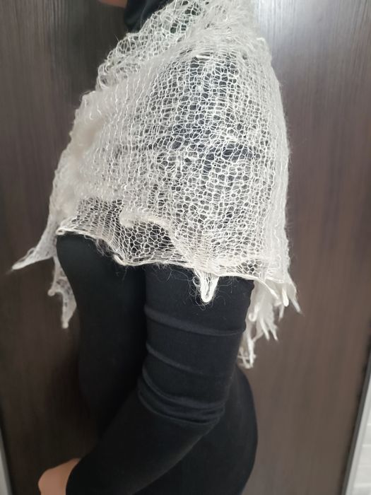 Ажурна пухова хустка «Павутинка» ручної роботи з 100% овечого пуху