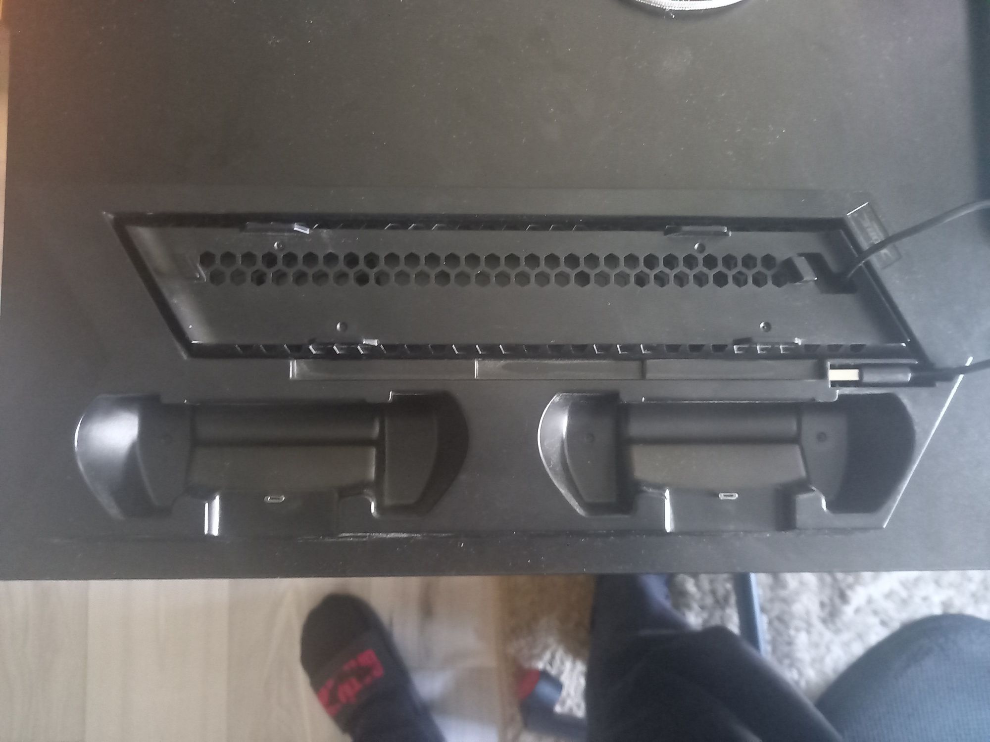 Podstawka do ps4 slim