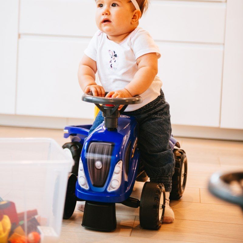 FALK Traktorek Baby New Holland Niebieski z Przyczepką +akc. od 1 roku