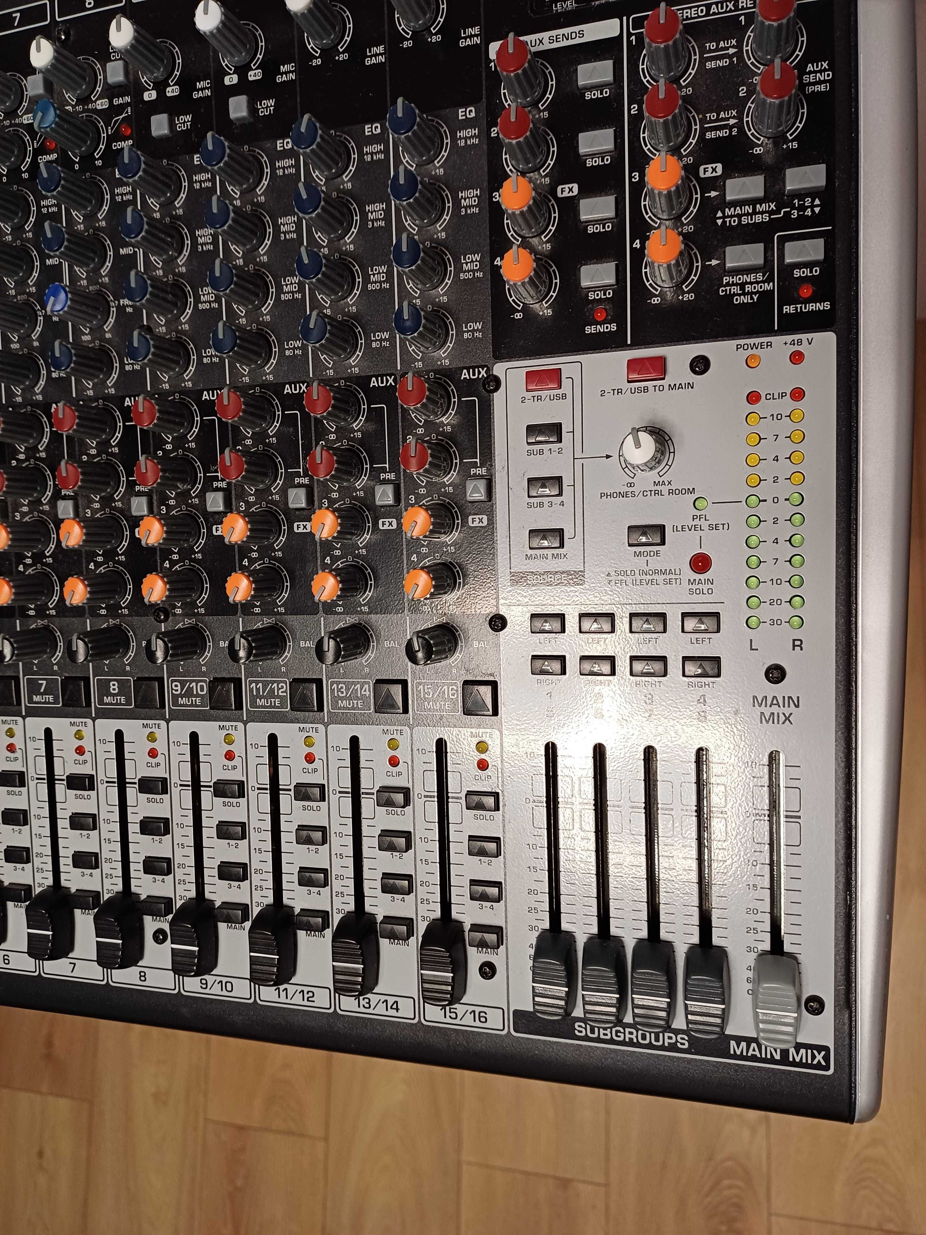 Behringer X2442USB