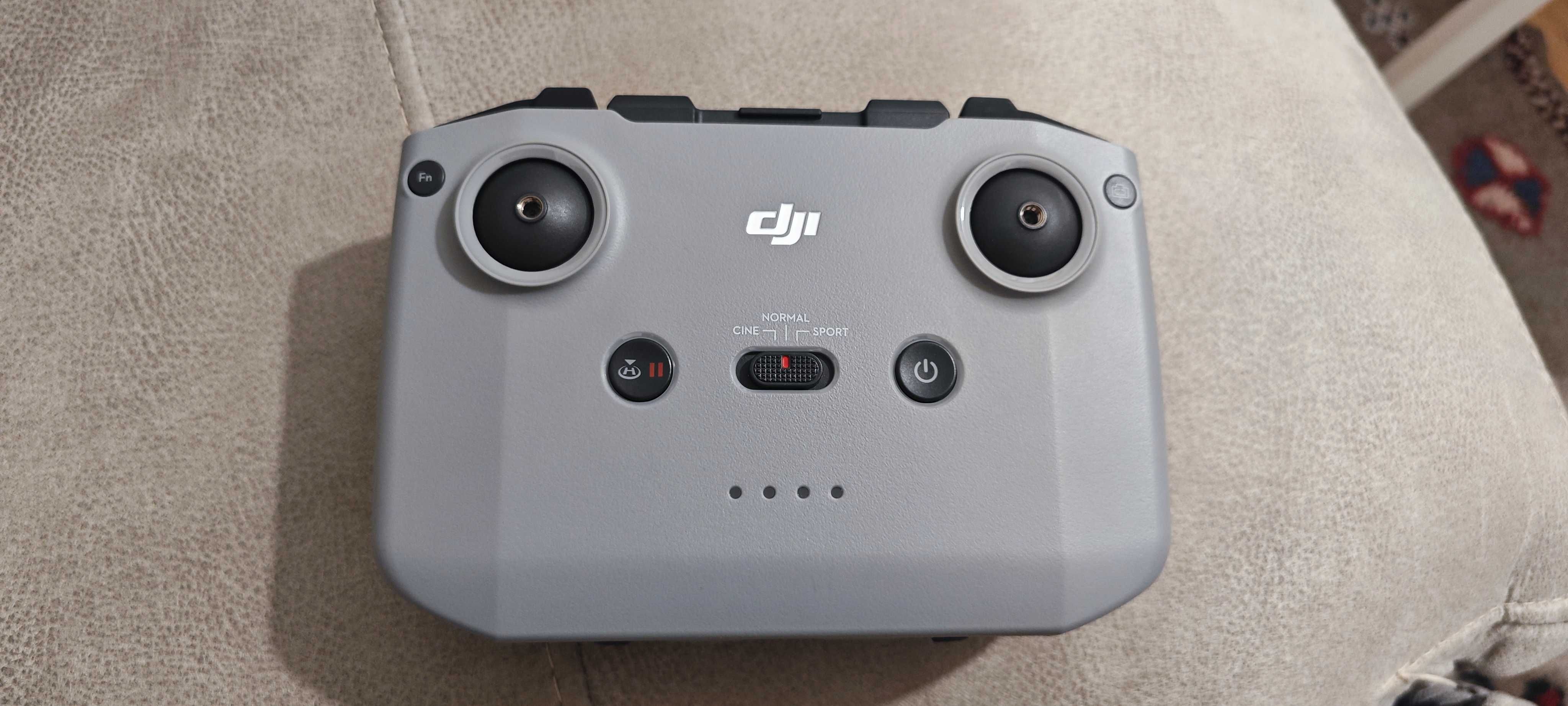 Vendo Drone DJI Mini 2 SE Fly More Combo 11/2024 com seguro 1 ano