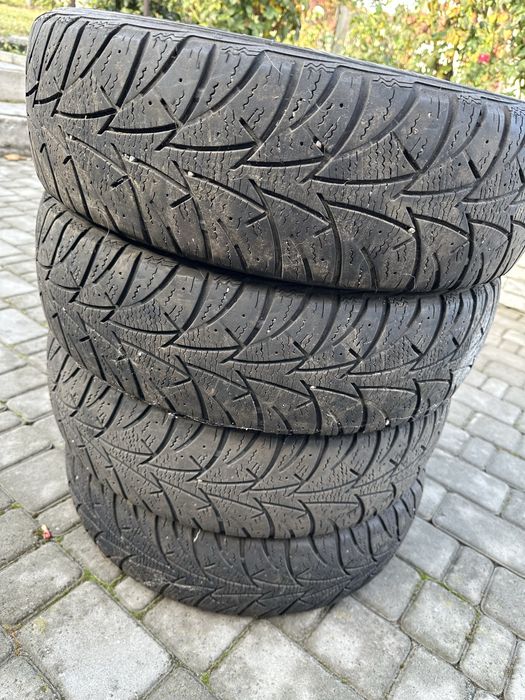 Зимова резина Rosava Snowguard 185/65R15