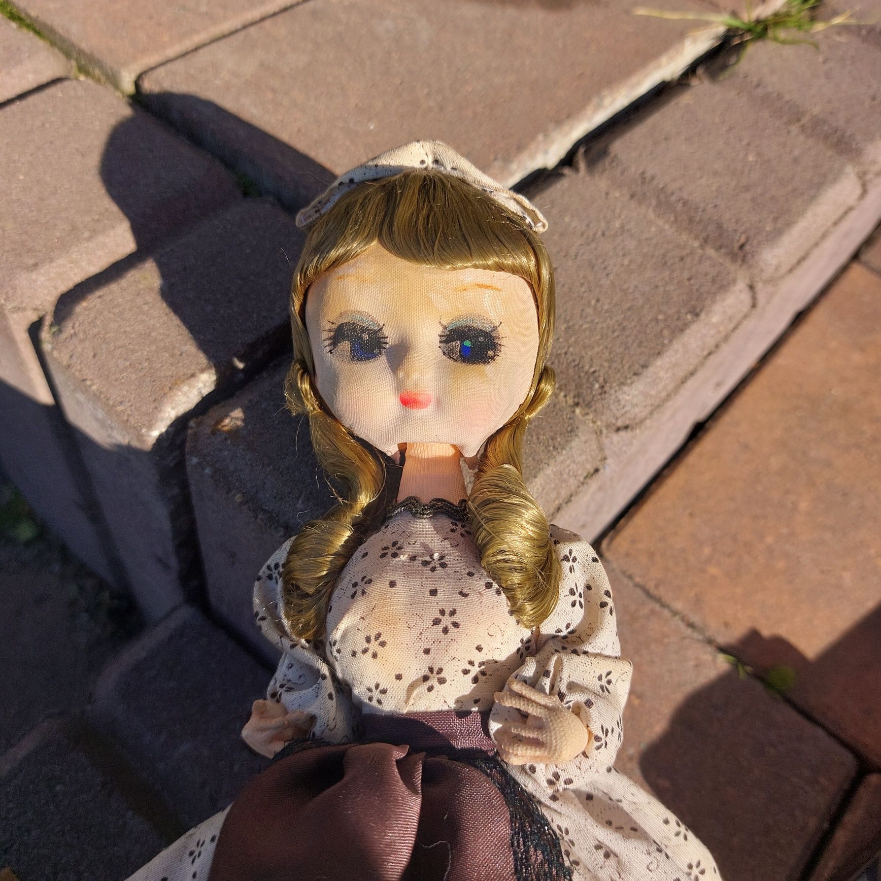 Lalka kolekcjonerska 24 cm