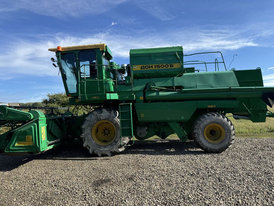 Комбайн Дон 1500б