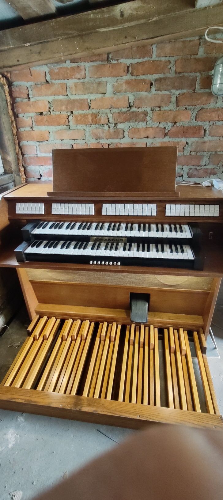 Organy Johannus Opus 220