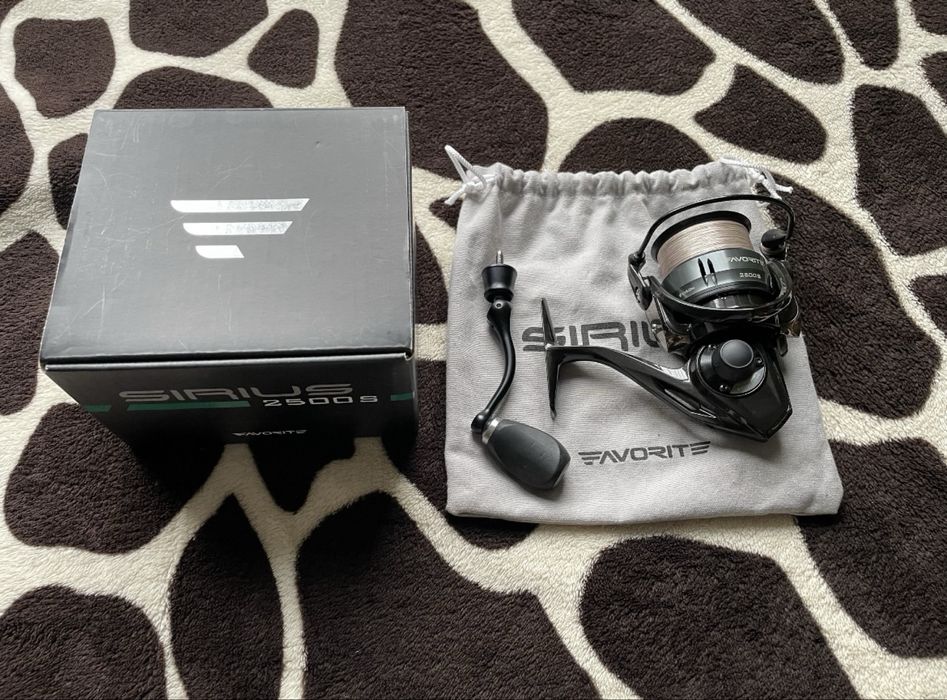 Котушка Favorite Sirius 2500S SRS25S1 12+1BB + шнур Hardcore 200 m