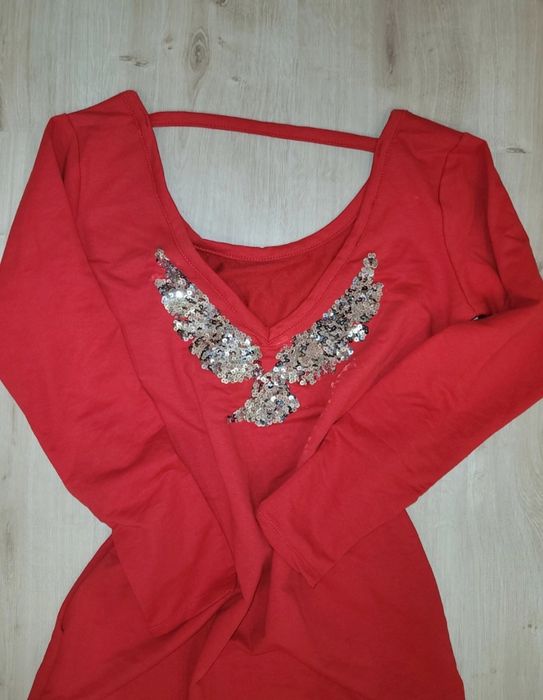 Nowa czerwona sukienka