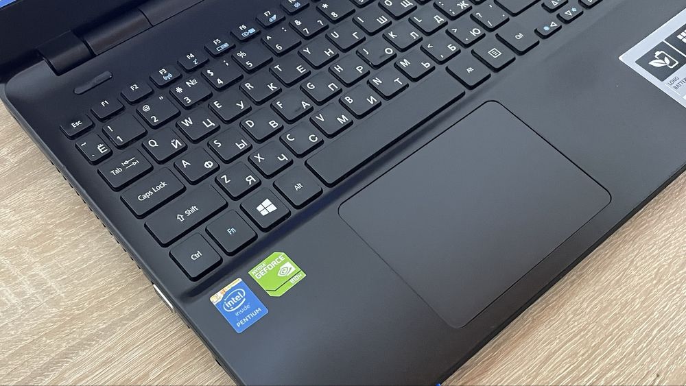 Ноутбук Acer Aspire E5-551 / Nvidia GeForce 810M / SSD / 4 год. акум