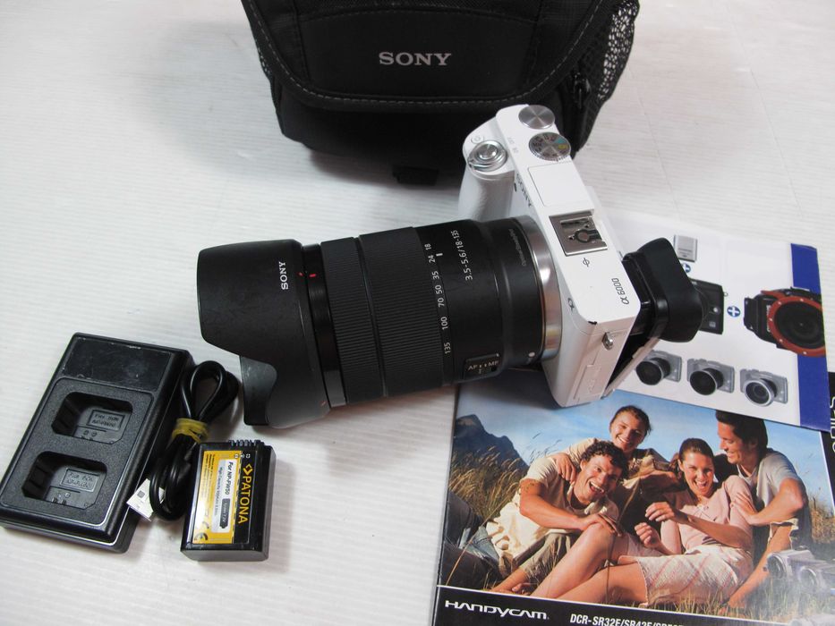 Sony a6000 - RESERVADA - com ou sem lentes, bom estado geral