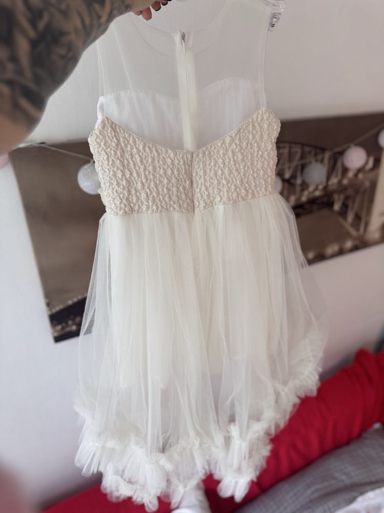 Elegancka sukienka  dla dziewczynki