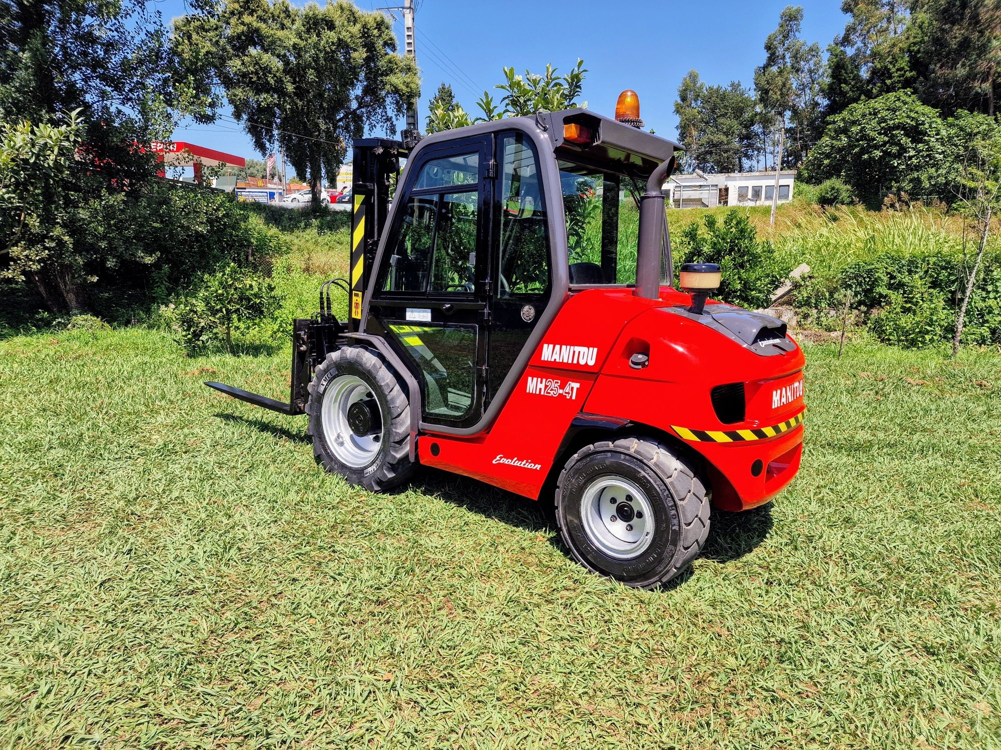 Empilhador manitou 4x4
