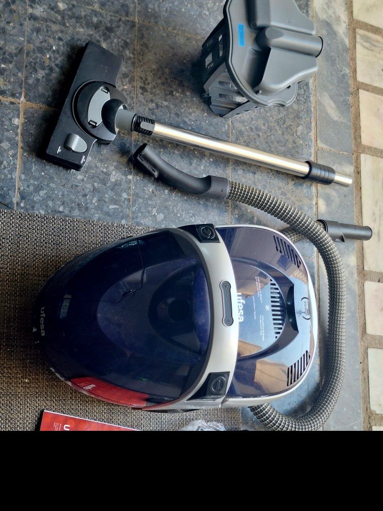 Aspirador água UFESA AP8000 profissional 4 litros
