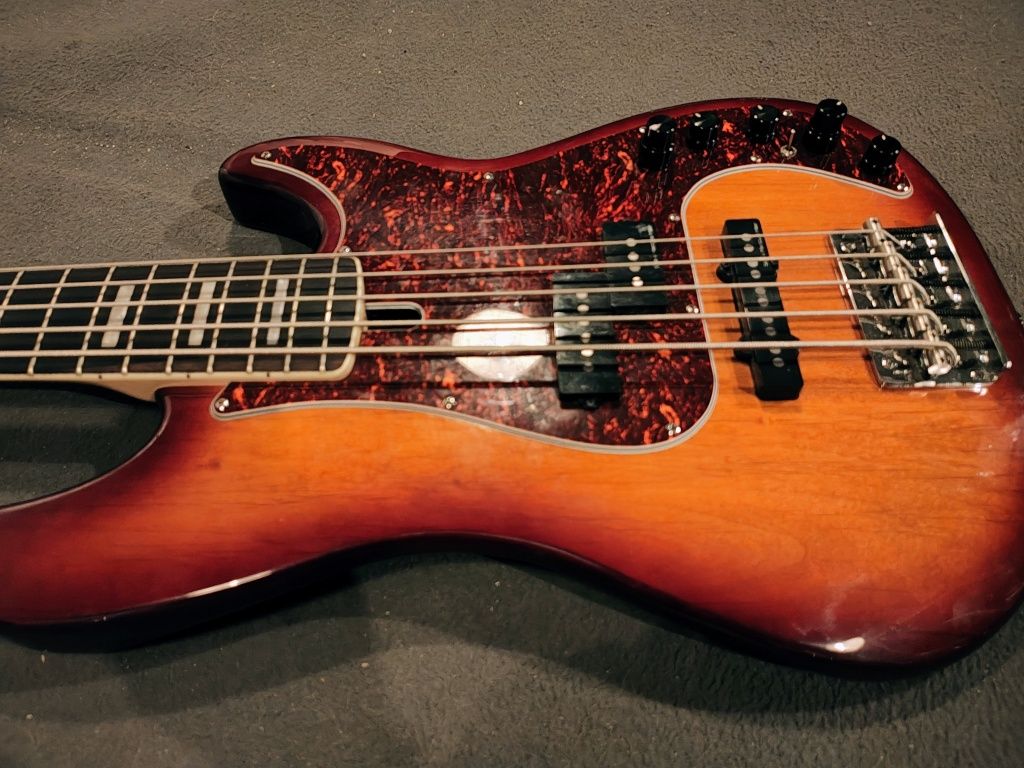 Gitara basowa pj Marcus Miller p7