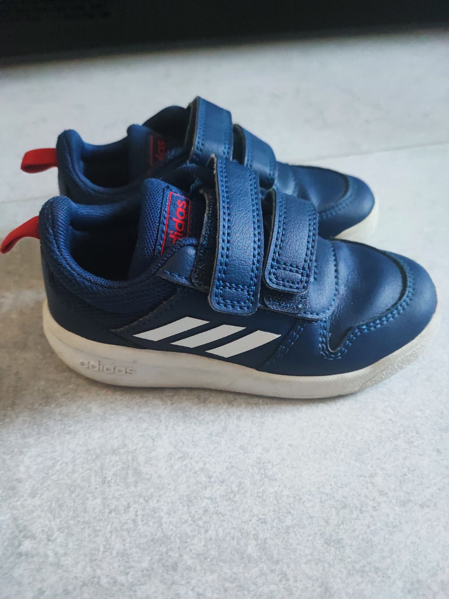 Buty dziecięce Adidas 25