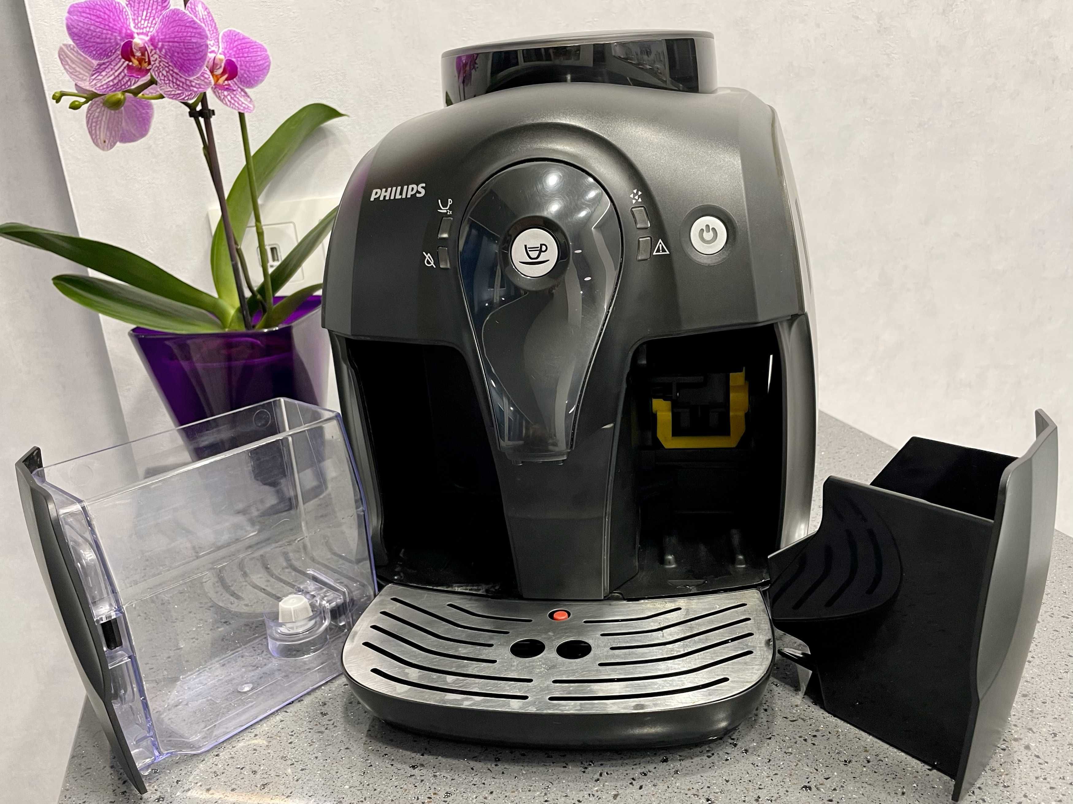 Автоматическая эспрессо кофемашина Philips HD8648