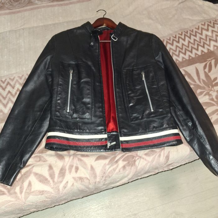 Продам мотоциклетну куртку в гарному стані.