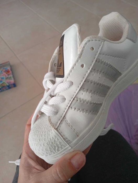 2 pares de sapatilhas iguais n 27