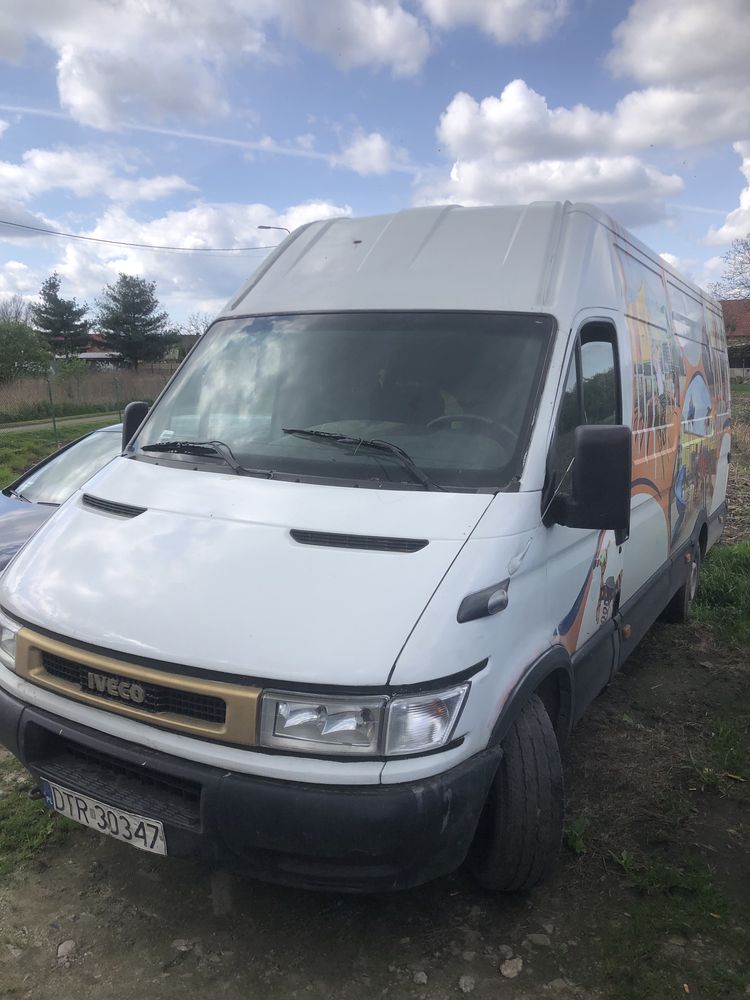 Samochod dostawczy IVECO DAIlY