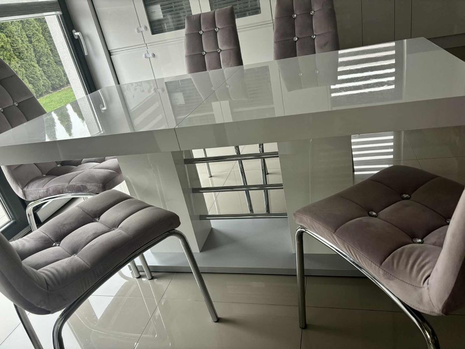 Stół biały w połysku jadalny rozkładany