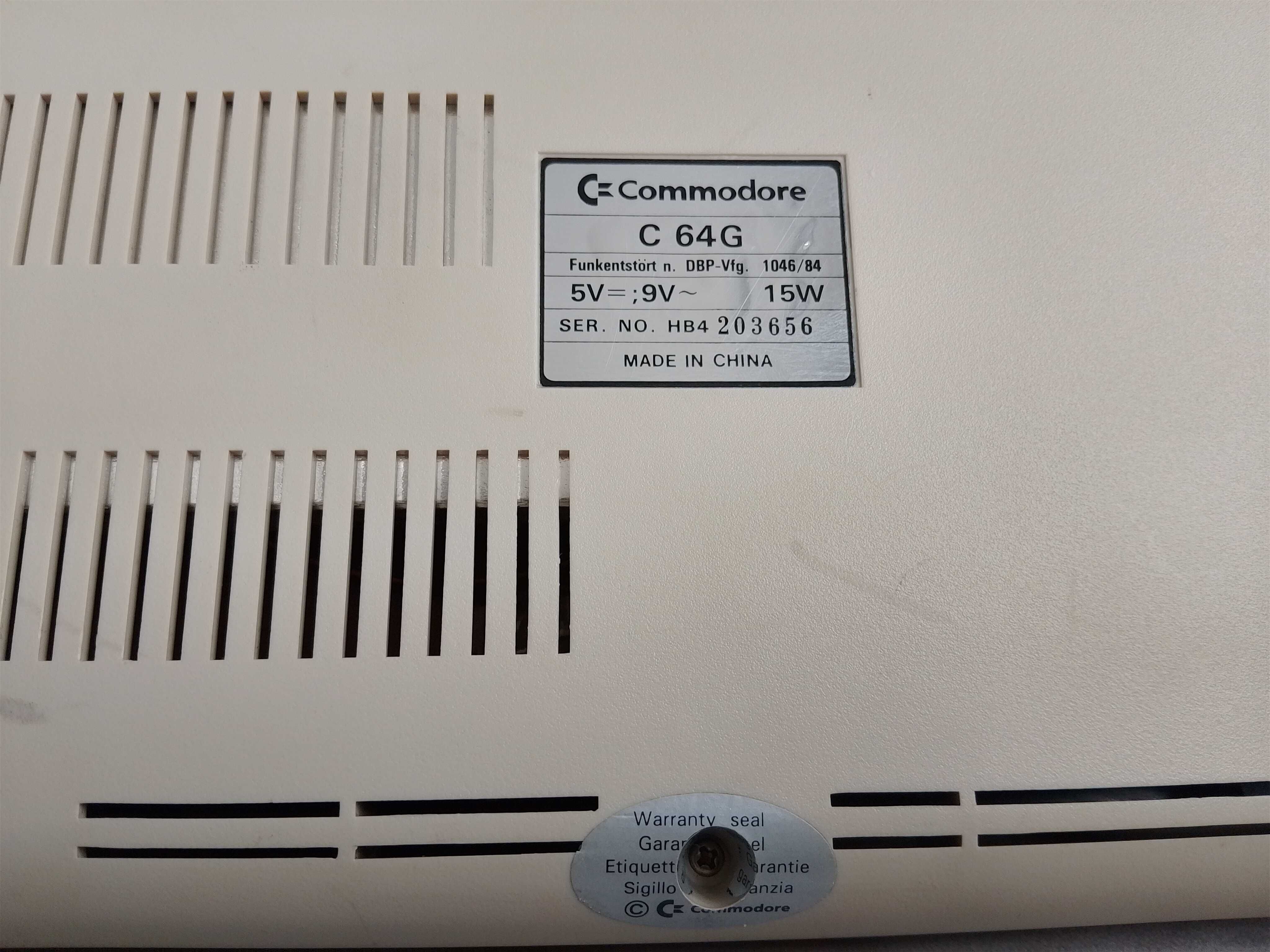 Commodore C64G / zestaw, kasety , joystick , cartridge