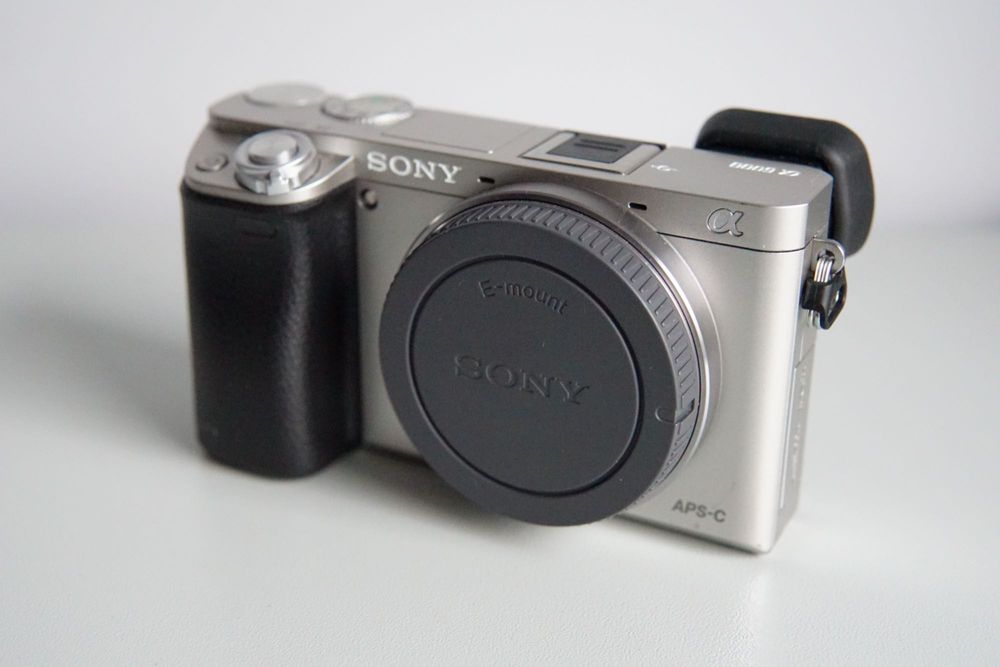 Sony Alpha A6000 + SEL2870 OSS / Dużo Dodatków