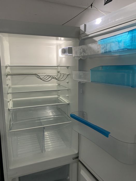 Frigorifico combinado zanussi branco