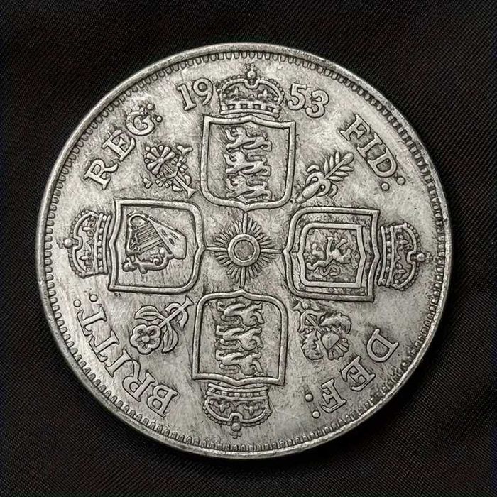 Монета 1953 года Элизабет II Корона  с Лавровым Венком