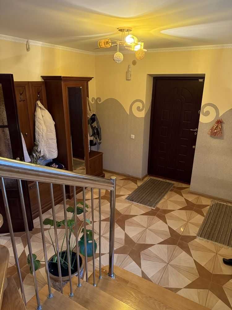 Продаж будинку 250м2 Жовква Львівськаобл 20хв до Галицького перехрестя