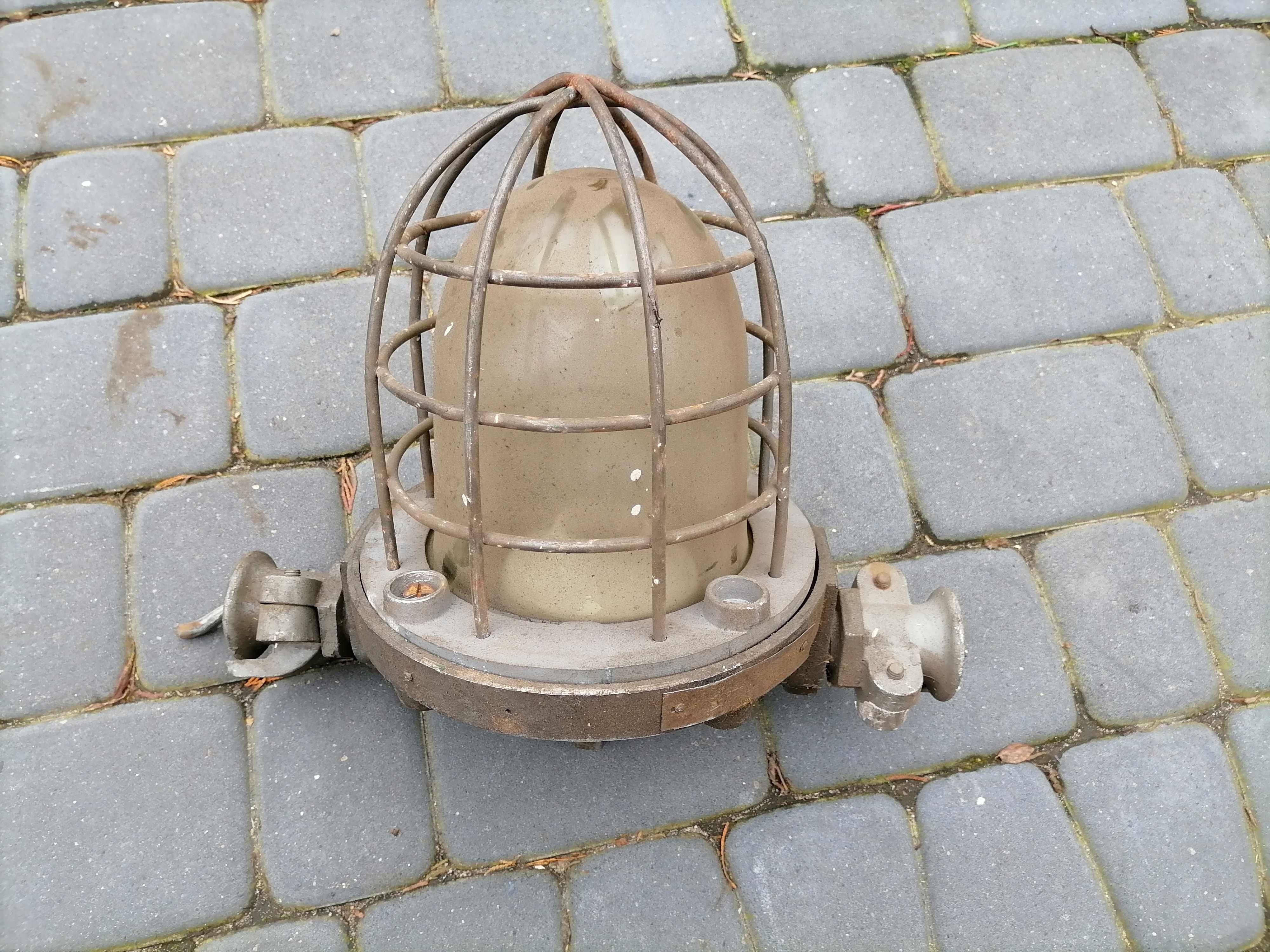 Lampa PRL przemysłowa