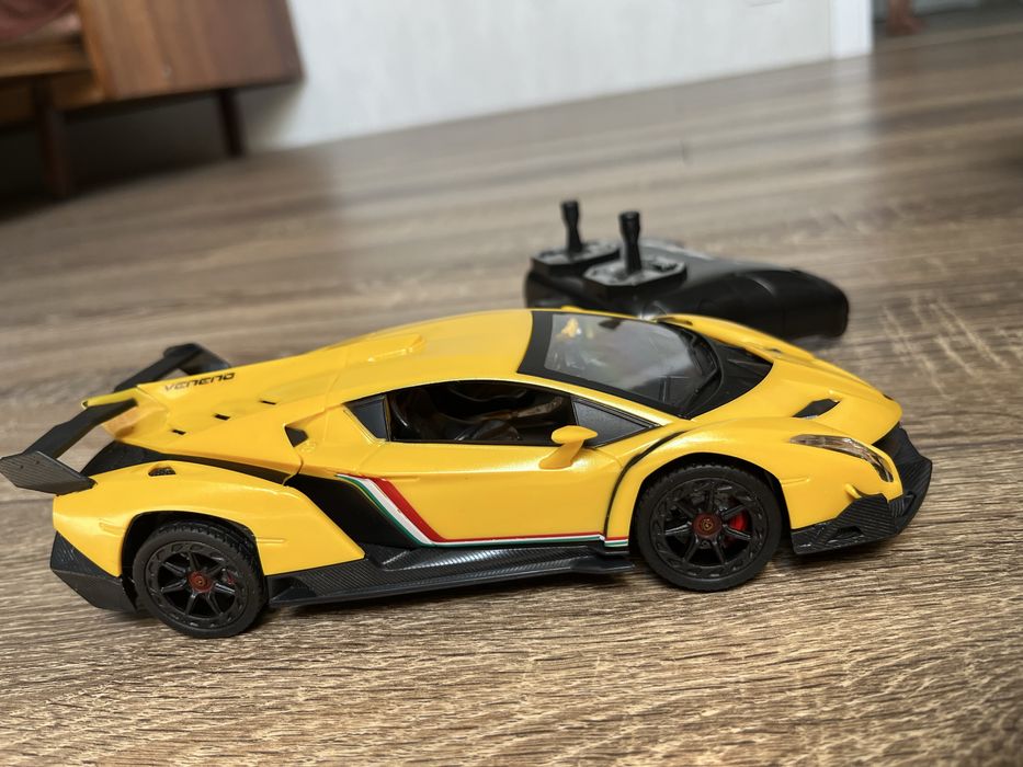Машина на радіокеруванні lamborghini  1:24 жовта