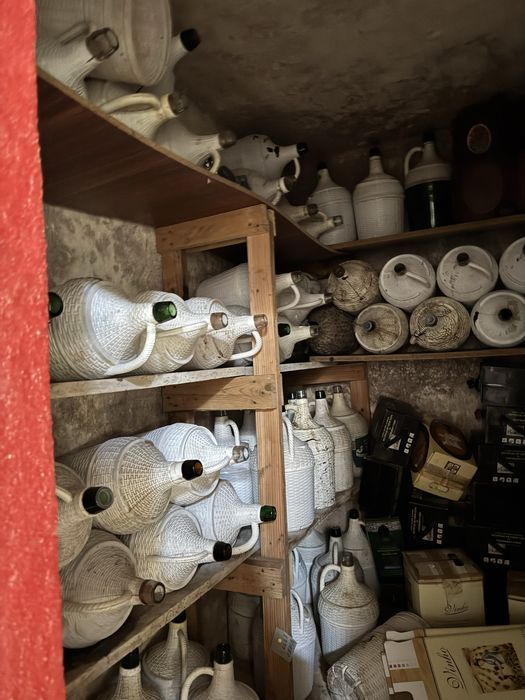 Artigos e maquinas de adega