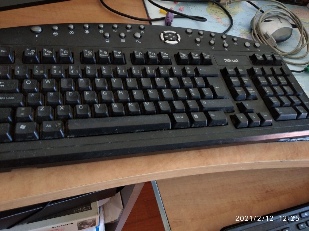 Teclado multifuncional PC