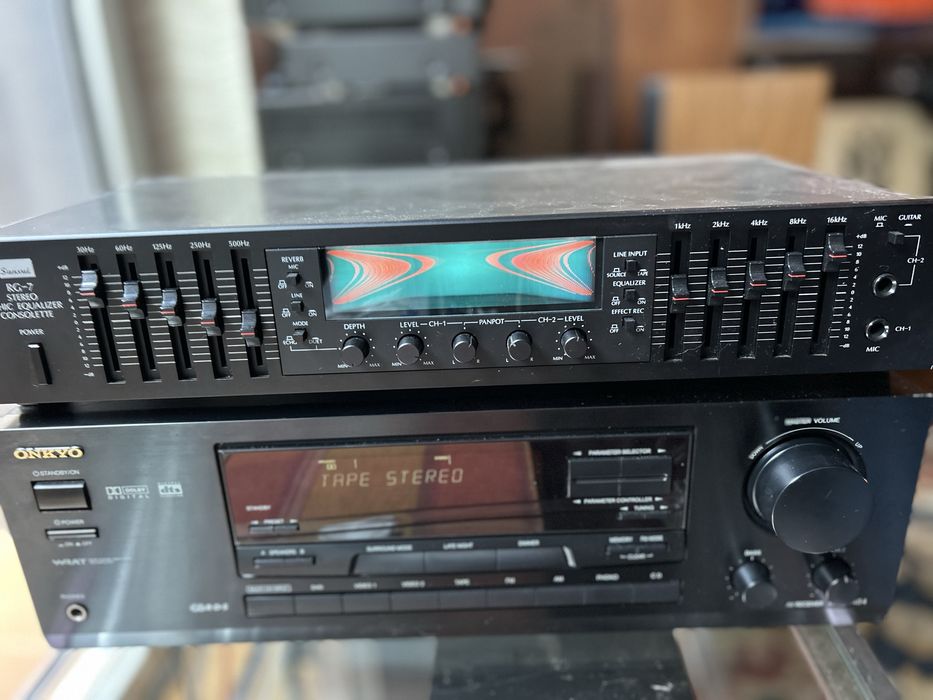 Fantastico equailizador Sansui RG7 com Reverb. Bom estado